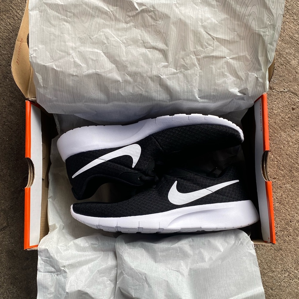 Nike VH2 Sneakers